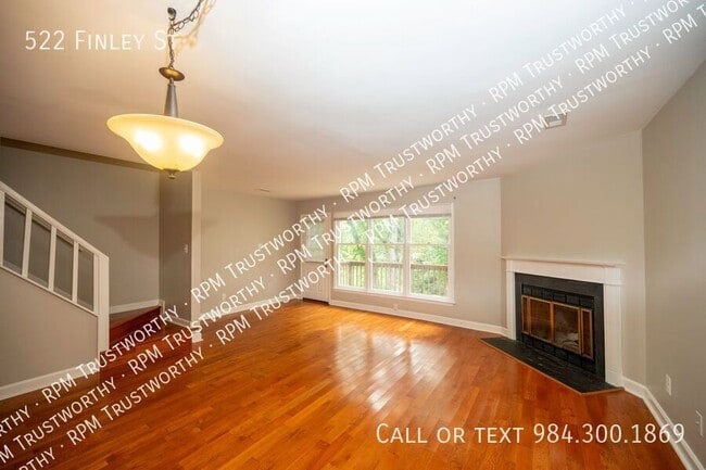 Building Photo - 522 Finley St