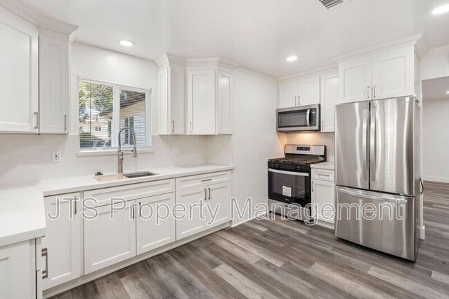 Building Photo - 3041 San Carlos Wy Rental