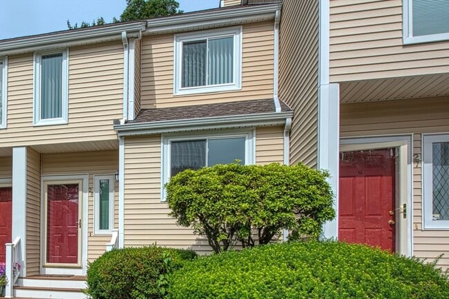 Photo - 28 Gaslight Ln