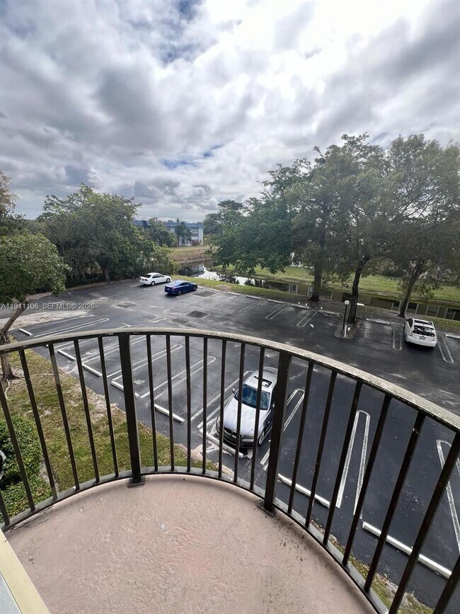 Photo - 2701 Riverside Dr Unit 308-B