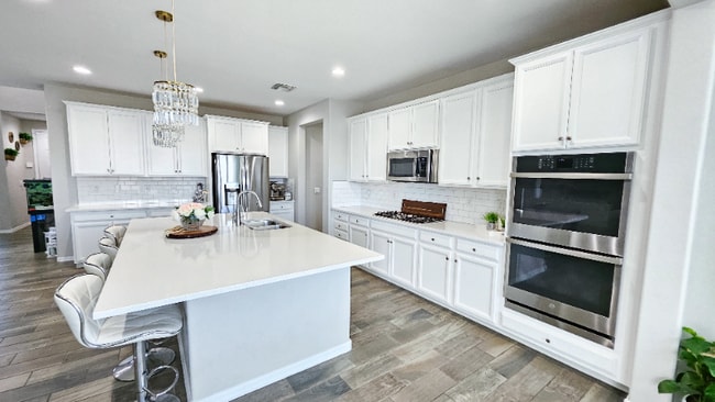 Photo - 34 W Megan St