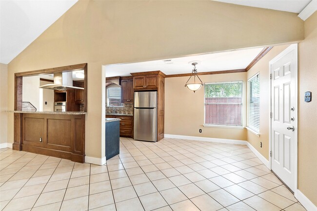 Photo - 7811 Fall Glen Dr