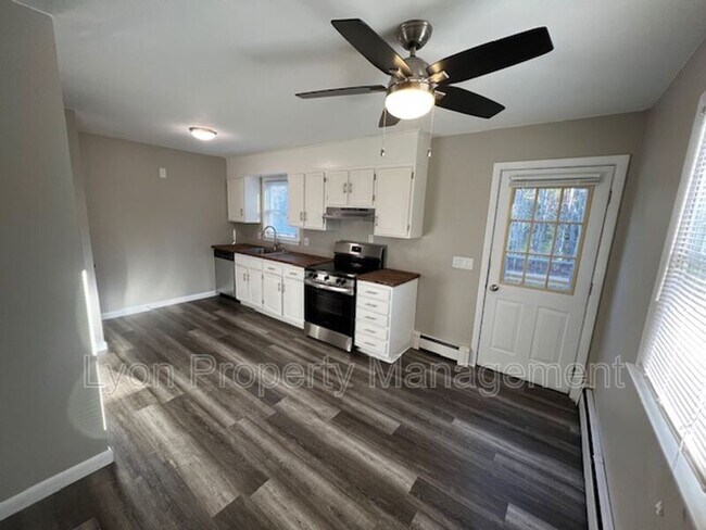 Photo - 155 Canal St Unidad B