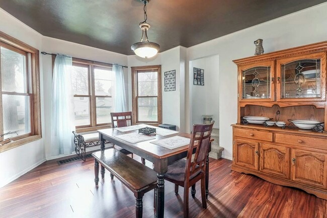 Photo - 460 Spruce St