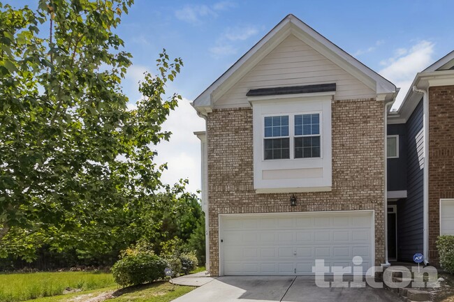 Building Photo - 3364 Estes Dr