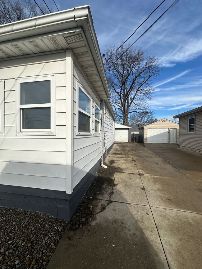 Photo - 865 Georgia Ave