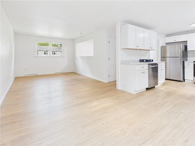 4 Cynthia Dr