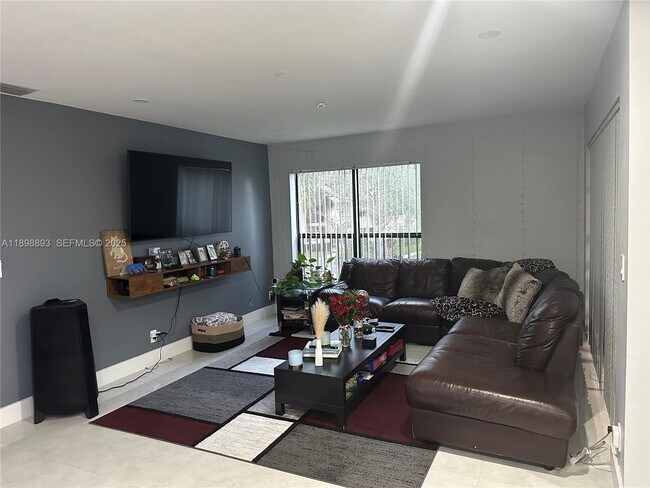 Building Photo - 3355 NW 47th Ave Unit 3254