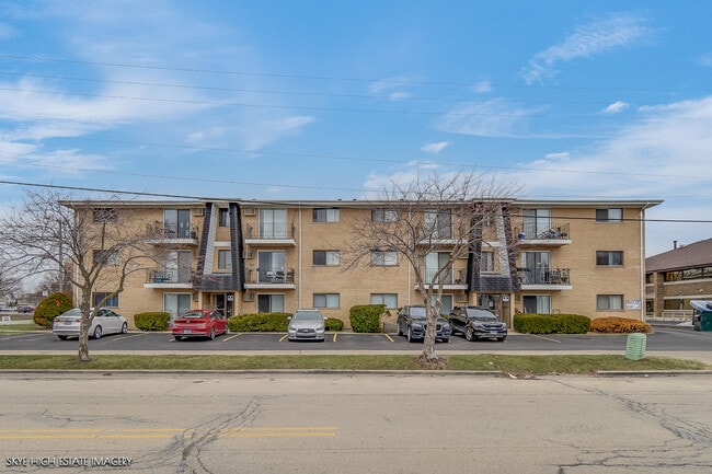 Building Photo - 200 Madison St