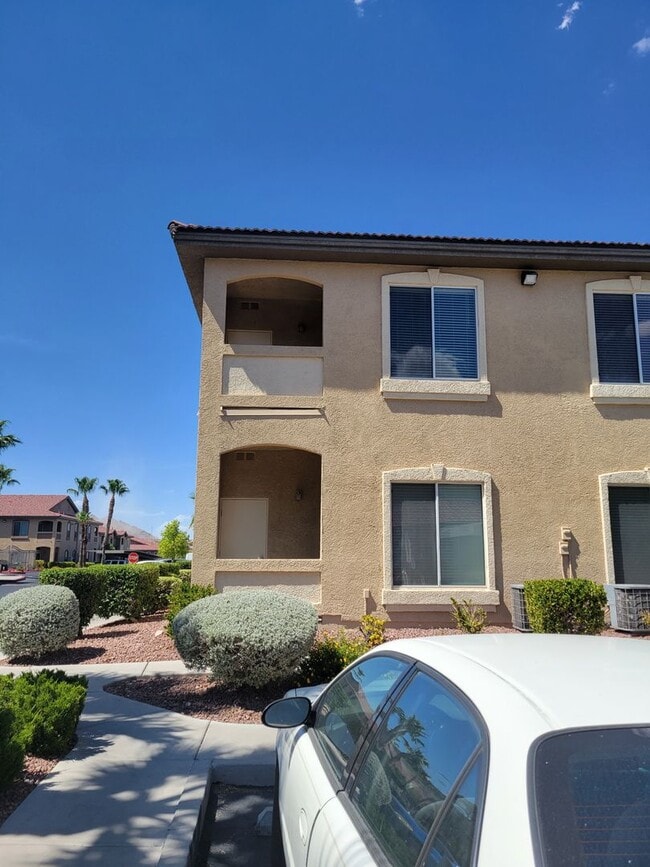 Building Photo - 10650 Calico Mountain Ave Unit 204