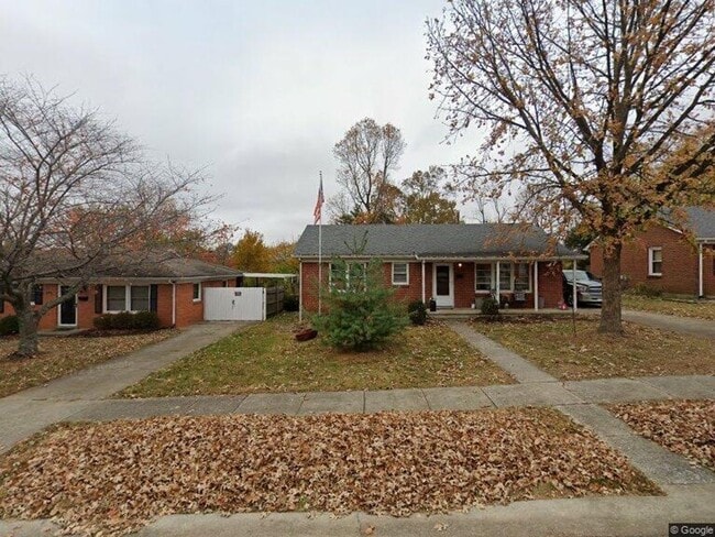 Building Photo - Cute 3 Bedroom Home in Versailles!