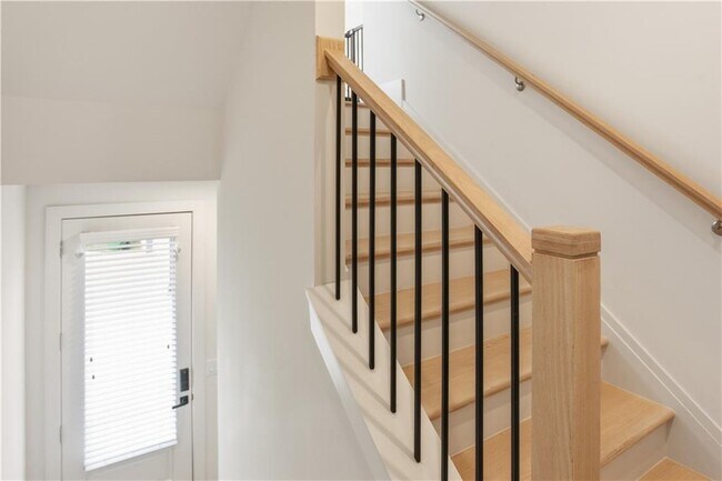 Photo - 1171 State St NW