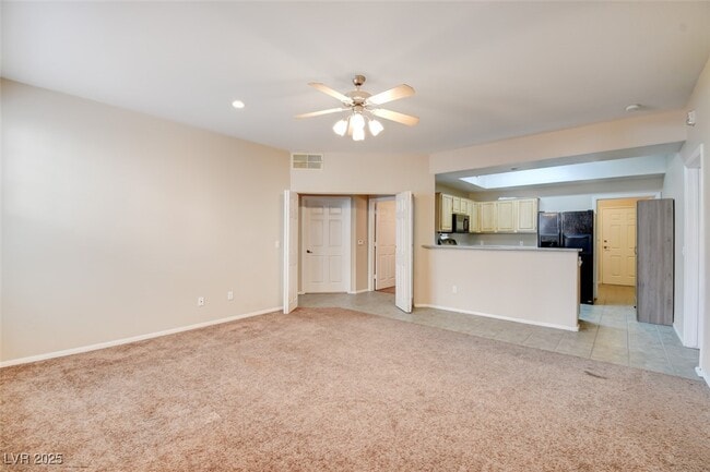 Building Photo - 5855 Valley Dr Unit 1067 Rental