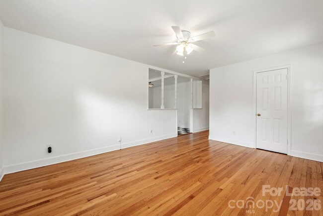 Photo - 1129 Eastview Dr