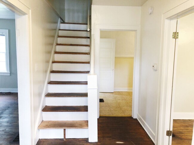 323 S Eagleson Ave Unit 1