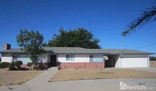 Cute farmhouse with lots of upgrades - Cute farmhouse with lots of upgrades