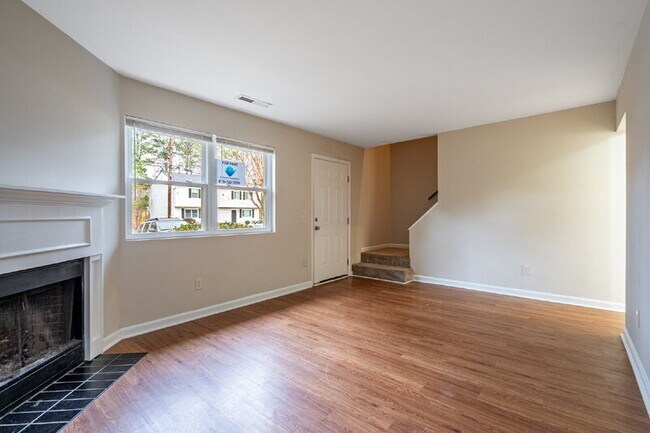 Photo - 114 Bentley Pkwy