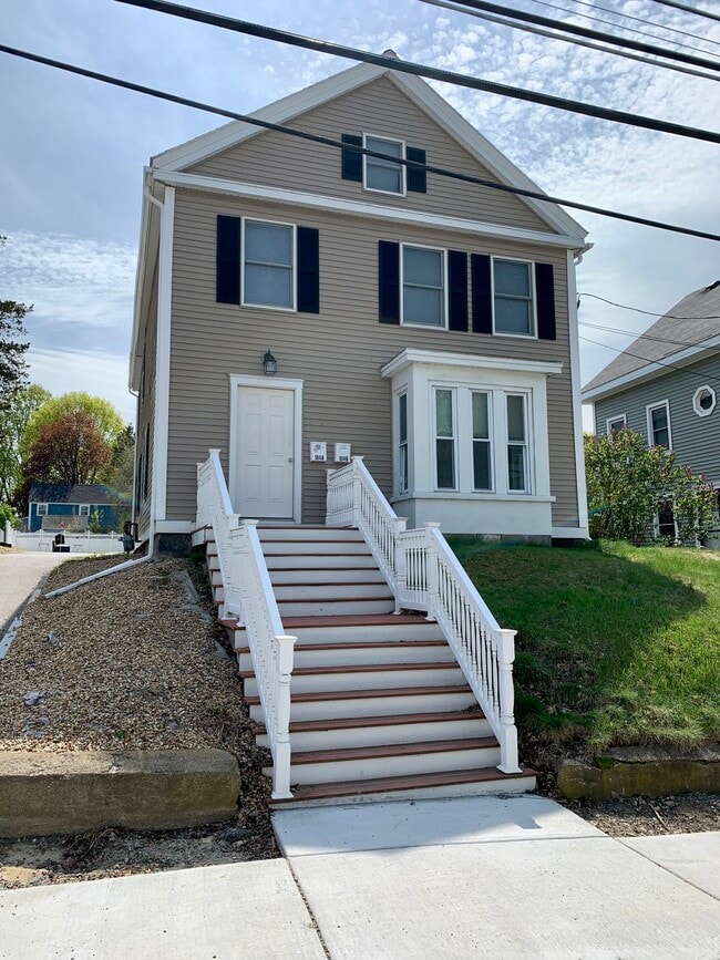 Building Photo - 104 Elm St Unit 104 Elm St.  A