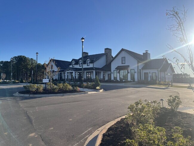 Photo - Modern Comfort, Flexible Living, Tailored for You
2 Bedrooms | 2 Bathrooms
Edgewater| Lancaster, ...