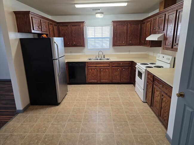 Photo - 1303 Edison St
