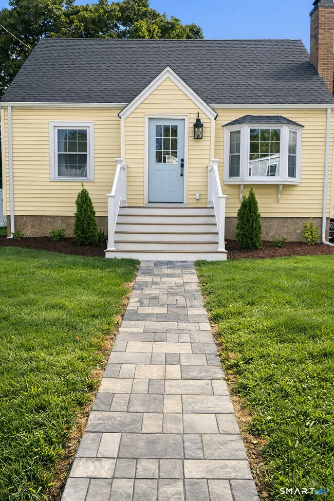 Building Photo - 74 Oldfield Dr