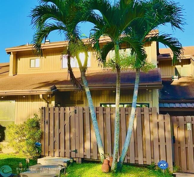 Photo - 2121 SW 82nd Ave