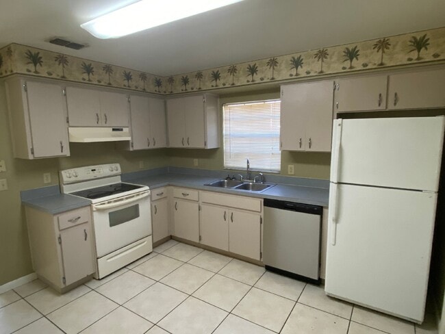 Photo - "Charming 2 Bed, 1 Bath Seffner Rental"