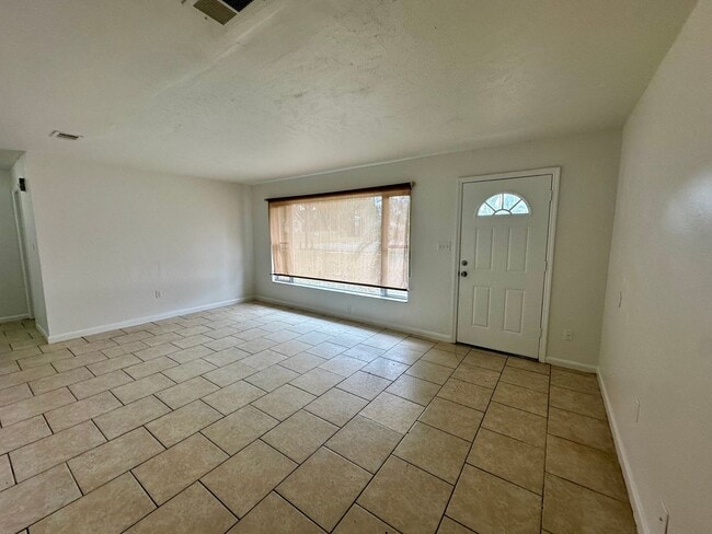 Photo - Charming 3-Bedroom, 1.5-Bathroom Home with Stunning Lake Views