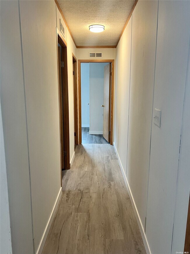 Photo - 588 Hubbard Ave