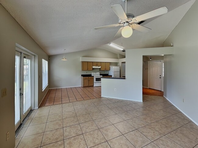 Photo - 1618 Cassingham Cir