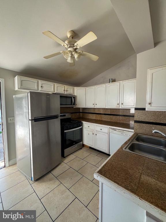 Photo - 1222 Genesee St