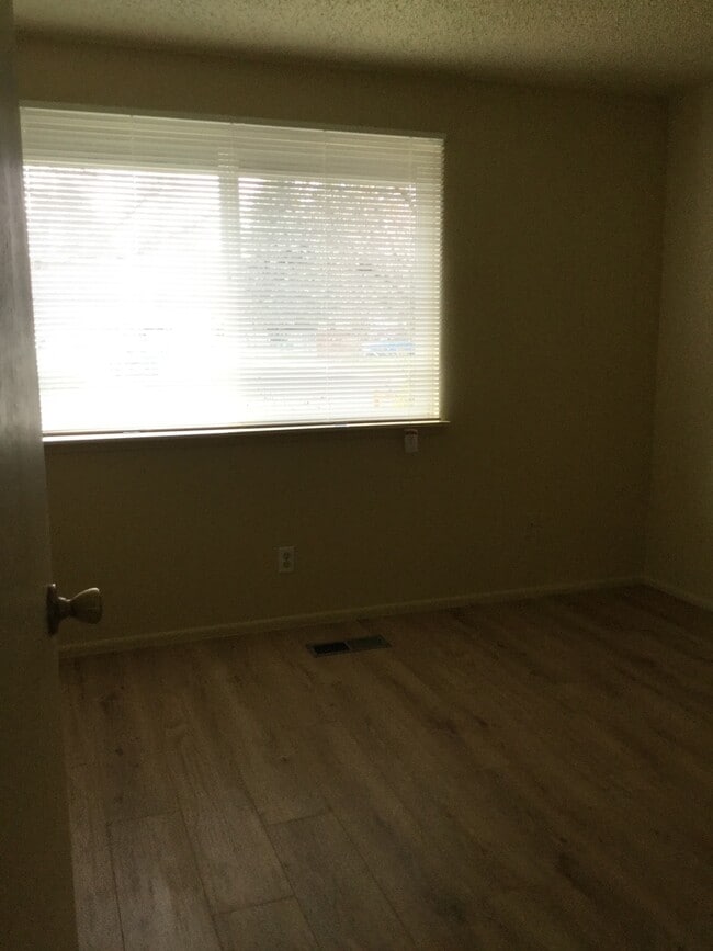 4813 Memorie Ln