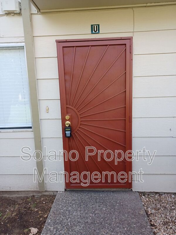 Building Photo - 1955 Grande Cir Unit U