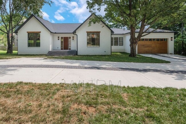 Photo - 541 Skyview Dr House