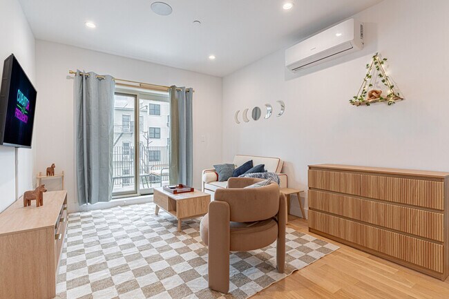 Photo - 1255 Decatur St Unidad SI ID1359085P