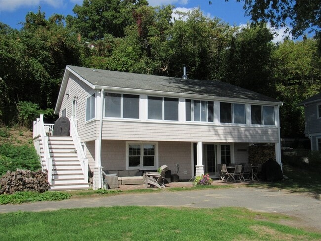 Building Photo - 37 River Rd Rental