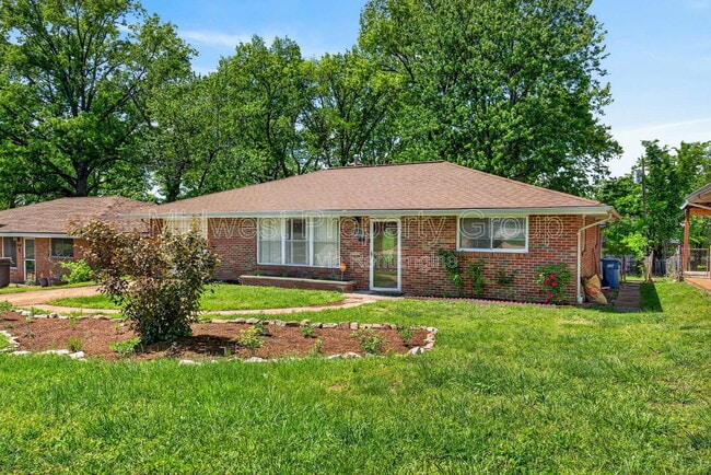 Photo - 2047 Goodale Ave