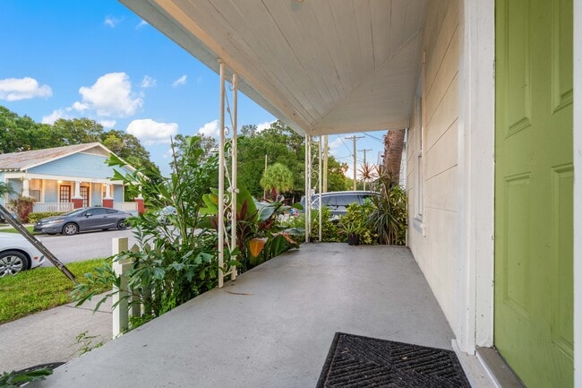 Photo - 2205 E 5th Ave