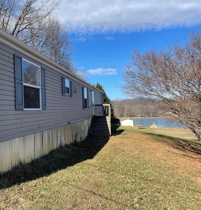 Building Photo - LJE #17