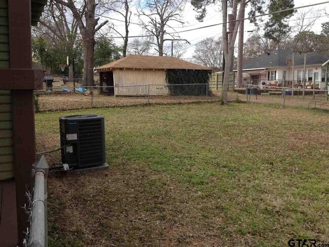 Photo - 632 Nacogdoches St