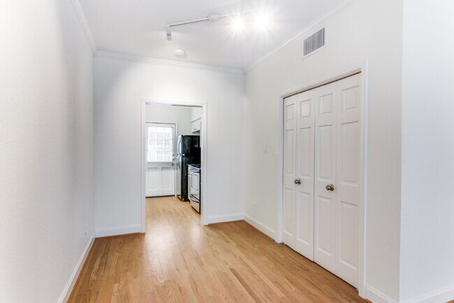 Royal Orleans 1-Bed Condo Retreat in Tanglewood