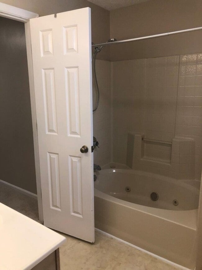 Photo - 820 E Willow Point Pl