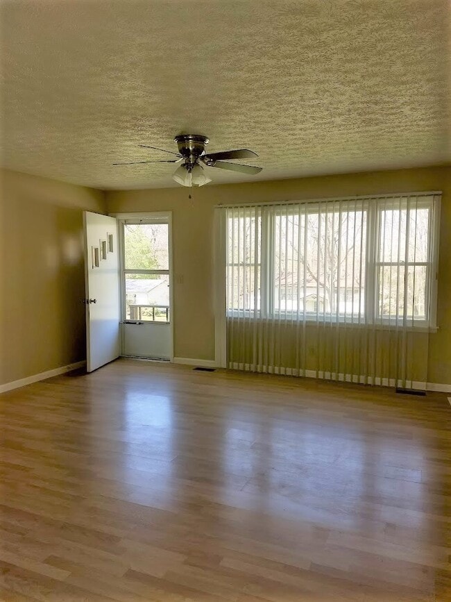 Photo - 137 Prentice St