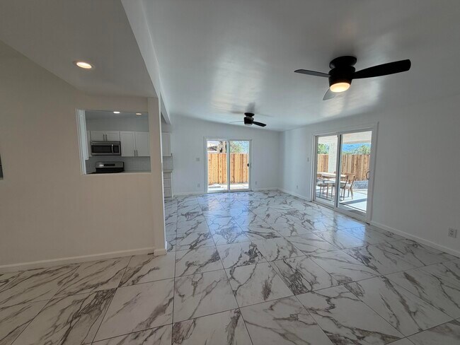 Photo - 12811 Catalpa Ave