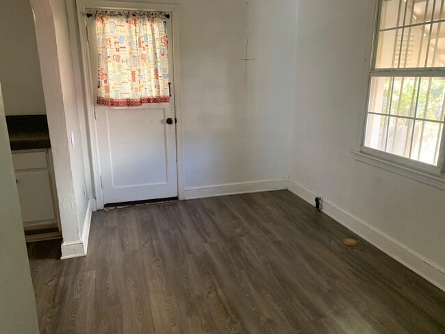 Photo - 1191 N Graham St
