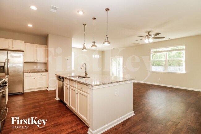 Photo - 516 Glady Rd