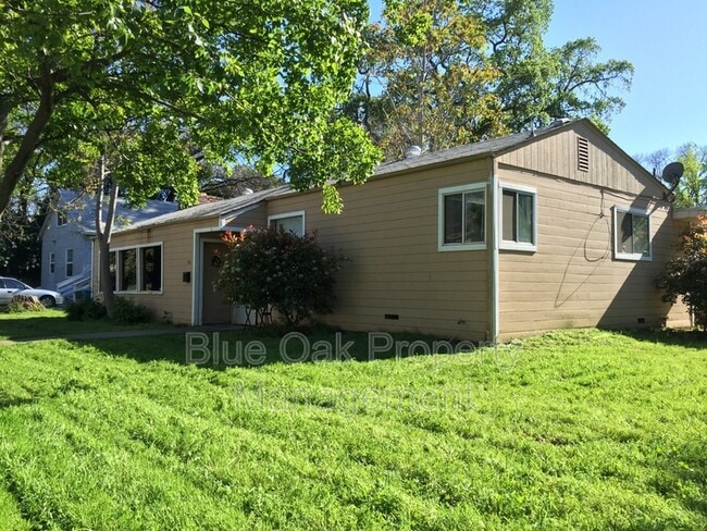 Building Photo - 310 Oak St Rental
