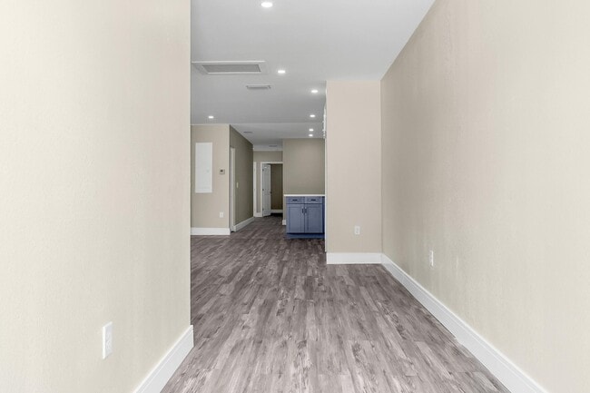 Photo - 2451 NW 21st St