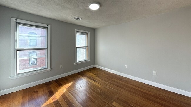 Photo - 324 Princeton St Unit 3