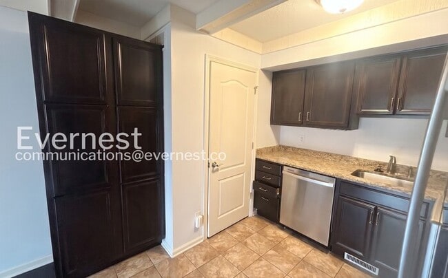 Photo - 7390 Fox Mill Rd Unidad D